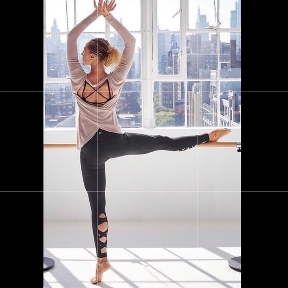 Athleta Pants - Athleta High Rise Cut Out Leggings